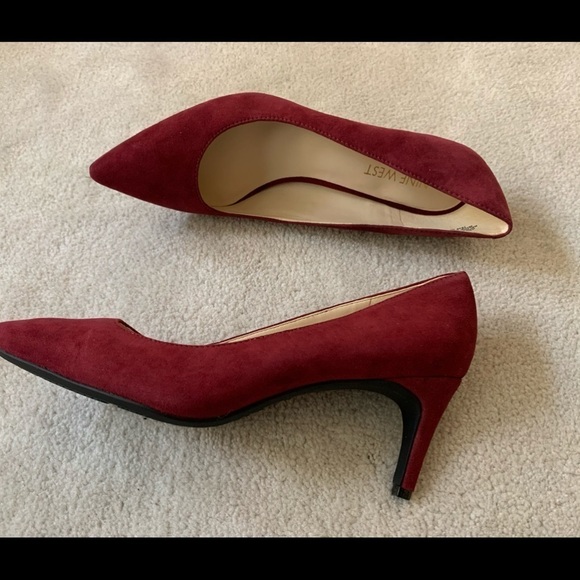 Nine West NEW Eniola 9X, red pointy pump Suede leather, size 6.5, jewel red - Picture 5 of 16